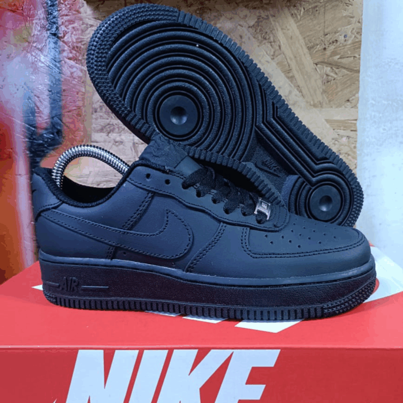 Nike Air Force 1 Black