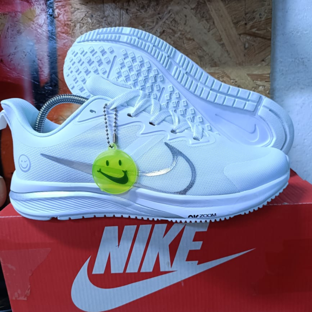 Nike Air Zoom Winflo 8 running shoes